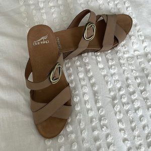 Adjustable Dansko sandals size 39